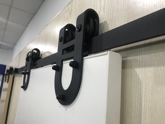 電流を通された納屋の大戸トラック2m 96インチのブロックのコーティングの納屋木滑走