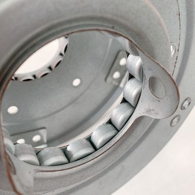 200mmの圧延シャッター ドアの自動銀のためのナイロン球のばね箱